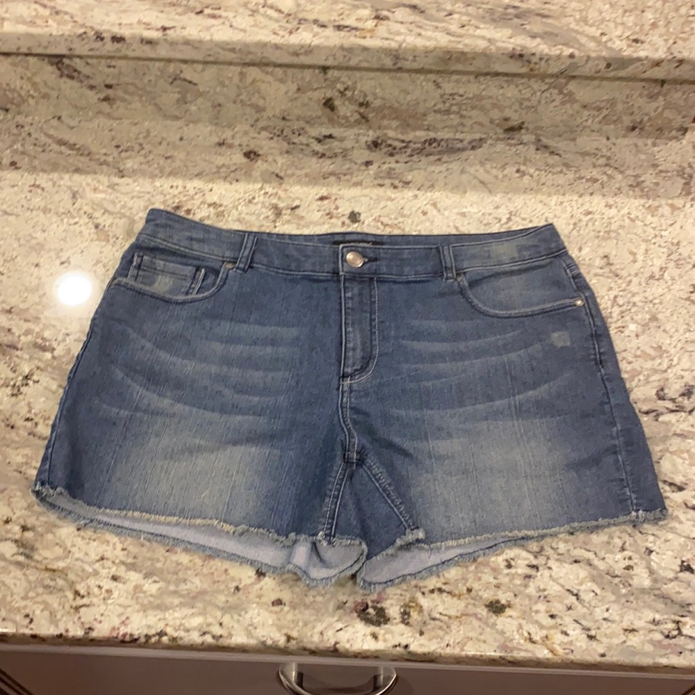 Like new Daisy Fuentes Jean shorts